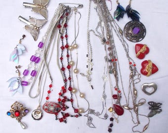 21 pc WEARABLE JEWELRY LOT Necklace Brooch Hair clips Silver Red .22