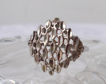 Sterling Silver FILIGREE RING Diamond Cut Band Open Work Artisan Size 7 Brutalist Delicate