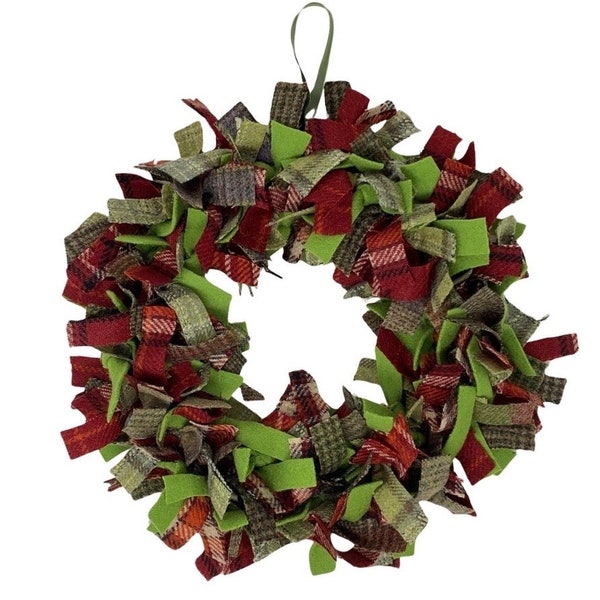 Tweed Wreath, Christmas Wreath, Green & Red Wreath, Tartan Wreath, Holiday Wreath