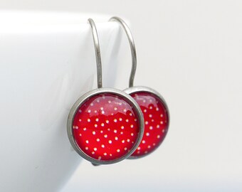 Matte - boucles d’oreilles en argent avec des points vintage en rouge