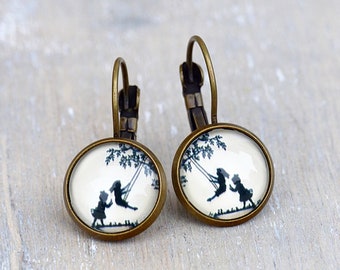 Vintage earrings with silhouette motif