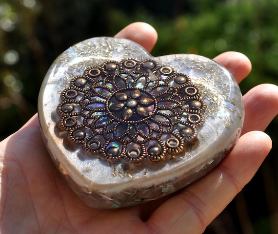 CRYSTAL CHARGER Energizer Heart Orgonite® Orgone Generator® Cleanser - EMF Harmonizer - Hand Polished - 151g - 5.32Oz