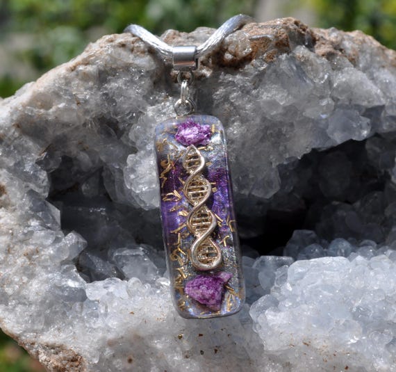 Orgonite Pendant with Stichtite & DNA Symbol – Handmade EMF Harmonizer Necklace – Spiritual Protection – Purple Resin Jewelry