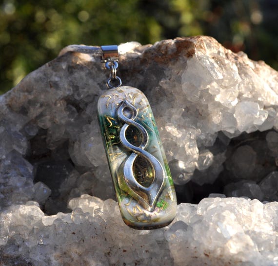 Orgonite Pendant Necklace – Unisex Crystal Jewelry