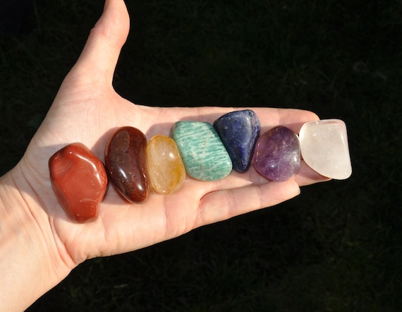 Medium CHAKRA Stone Set  - 7 Stones - Healing Therapy - Crystal grids - FREE Shipping !