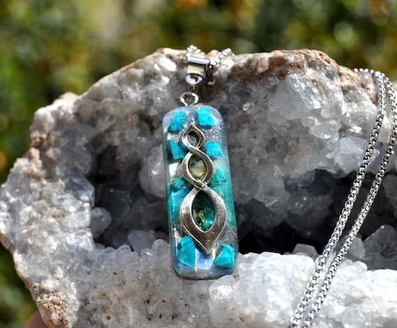 Chrysocolla Orgonite Pendant Necklace – Unisex Crystal Jewelry