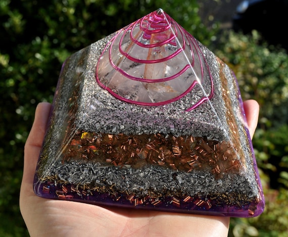GOLDEN TRIANGLE Orgonite Pyramid with Clear Quartz, Rose Quartz and Amethyst - 572g - 20.17 Oz