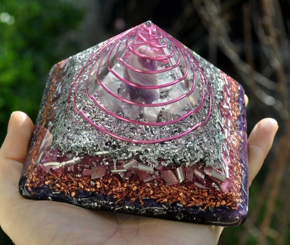 GOLDEN TRIANGLE Orgonite® Orgonite Pyramid with Clear Quartz, Rose Quartz and Amethyst - 670 grams - 23.6 Oz