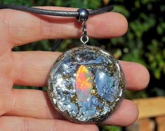 Pendentif rare en opale Welo multicolore Orgonite® – Collier en cristal fait main