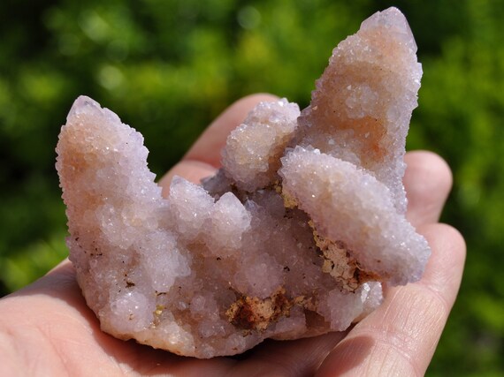 A lavender Spirit Quartz Cluster -  118 grams / 2.82 ounces -  FREE Delivery !