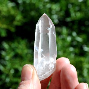 Un cristal de cuarzo lemuriano - 30 g - 1,06 oz - Ejemplar de exhibición