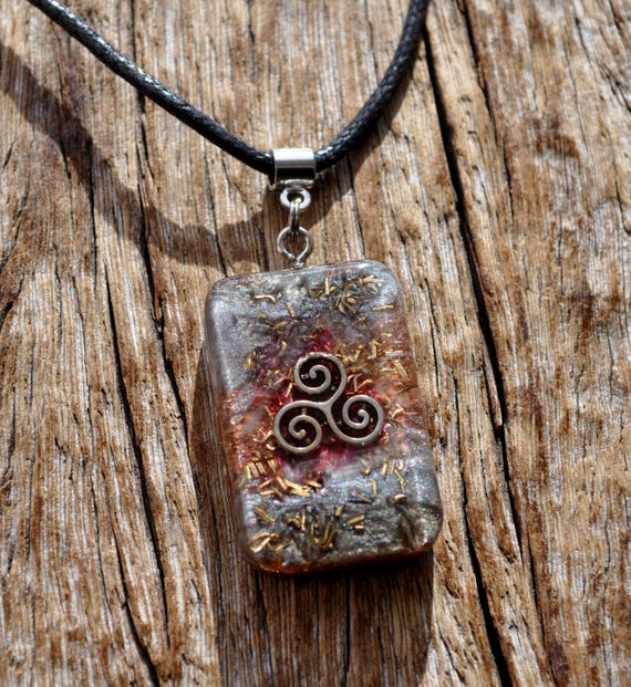 TRISKELE Pendant Orgonite® Orgone Pendant Necklace Oval Shape - Unisex