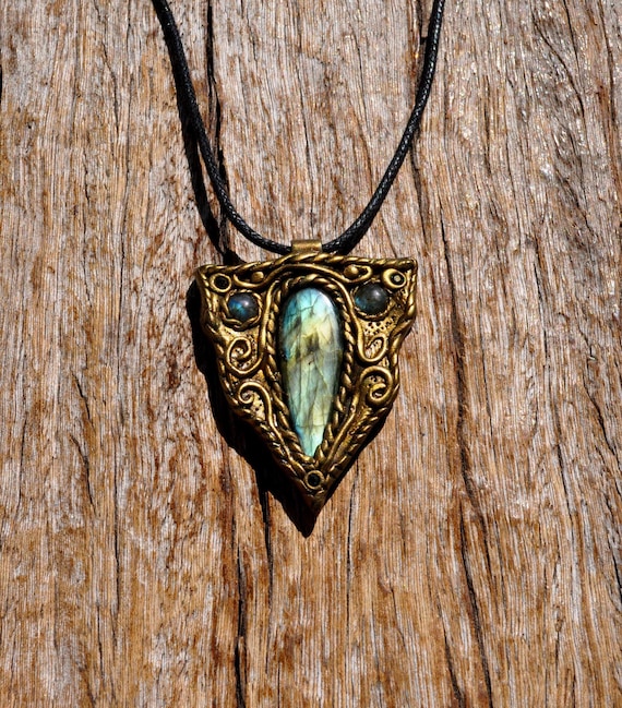 LABRADORITE PENDANT – Guardian Shield Design | Spiritual Jewelry | Free Worldwide Shipping