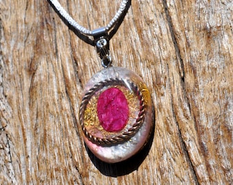 Pendentif en orgonite rubis, bague tensorielle, collier en cristal fait main