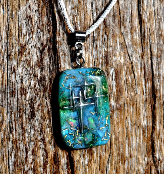 WELO OPAL Handmade Orgonite® Pendant  – Star Design, Colorful Crystals