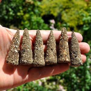 Witte Salie, Olibanum Ceder Bijvoet Kaneel - Handgerolde kruiden wierookkegels voor Reiniging en Zuivering Smudge Wierook - 100 % natuurlijk