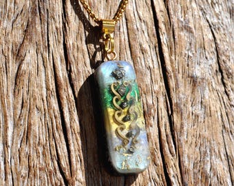 Collier à pendentif PYRITE POWER Orgonite® - Harmoniseur électromagnétique