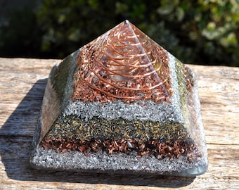 Orgonite Pyramid Clear Quartz Shungite Pyrite Black Tourmaline Rose Quartz - EMF harmonizer