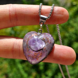 Colar com pingente de orgônio Orgonite® CHAROITE HEART, presente de amor