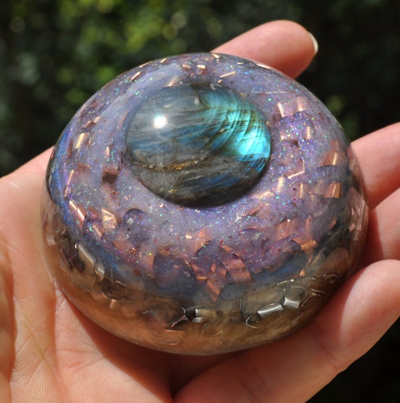 ORGONE DOME with blue Labradorite Orgonite®, Orgone Generator®  - 132g- 4.65z -  EMF Harmonizer
