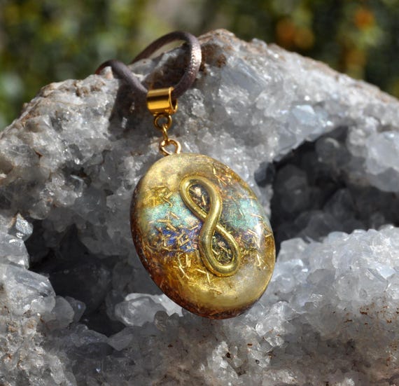 Oval Orgonite® Pendant with Infinity Symbol – Handmade Crystal Necklace, Spiritual Jewelry for Meditation & Energy Balance