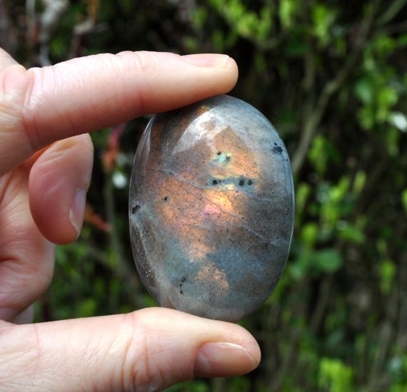 SUNSET LABRADORITE Palm Stone  65g - 2.3Oz