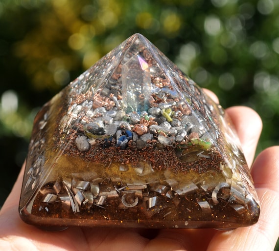 AURA Quartz Orgone Orgonite® Giza Pyramid - 114 gram - 4 Oz