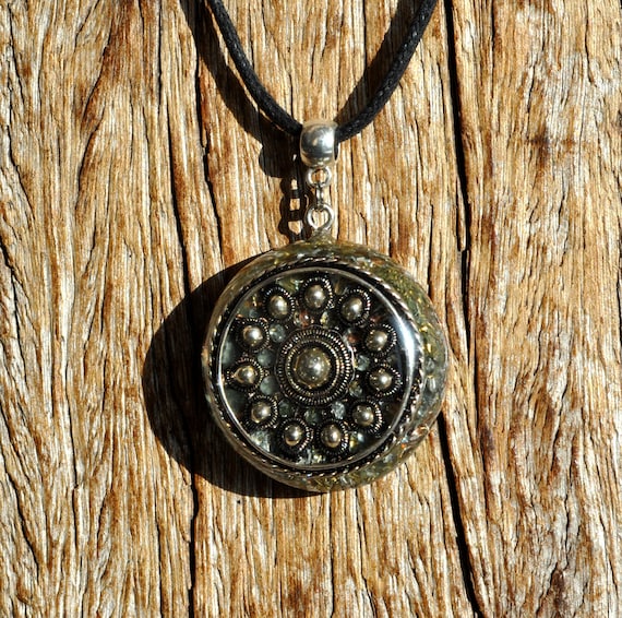 Dutch Knot Zeeland Knot Orgonite pendant – Protection Amulet Necklace