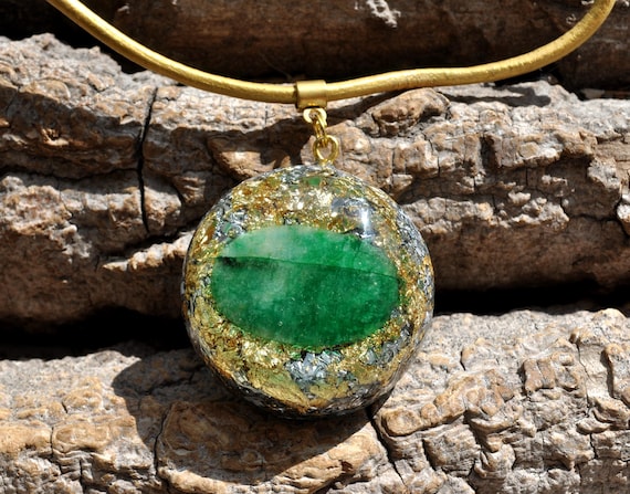 Handmade Emerald Orgonite® Pendant – Copper & Crystal Jewelry, Unique Spiritual Gift