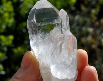 A grade Clear Quartz Crystal Brazil 89 grams -3.13 Oz -  Naturally Terminated Cluster FREE Delivery !