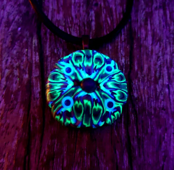 Handmade UV Active Fluo Pendant with Labradorite –  Artisan Jewelry, Green-Blue-Gold Mandala