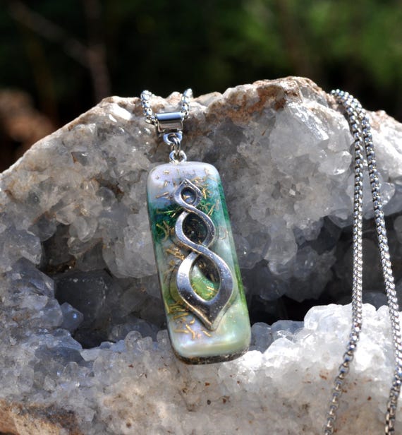 Orgonite Pendant Necklace – Unisex Crystal Jewelry