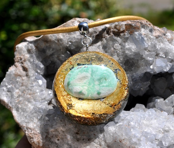 GREEN MOONSTONE Garnierite Orgonite Pendant – EMF Necklace with 24k Gold Leaf – 4.2 cm