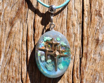 Pendentif Orgonite® en pierre de lune verte Garniérite Céleste Étoiles Graine d'étoiles Galaxie