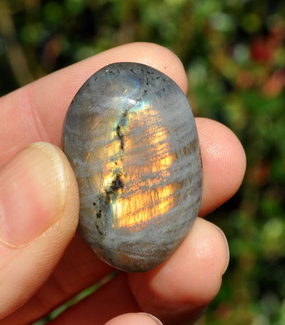 17g SUNSET LABRADORITE Purple Labradorite Palm stone  - Flash on Both Sides ! Free Delivery !