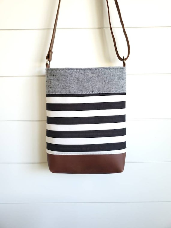 Neutral crossbody purse 2025