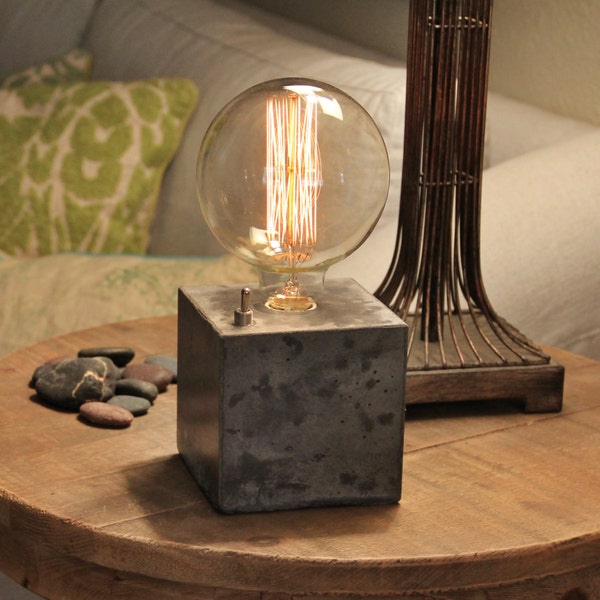 Concrete cube desk lamp - Edison Lamp