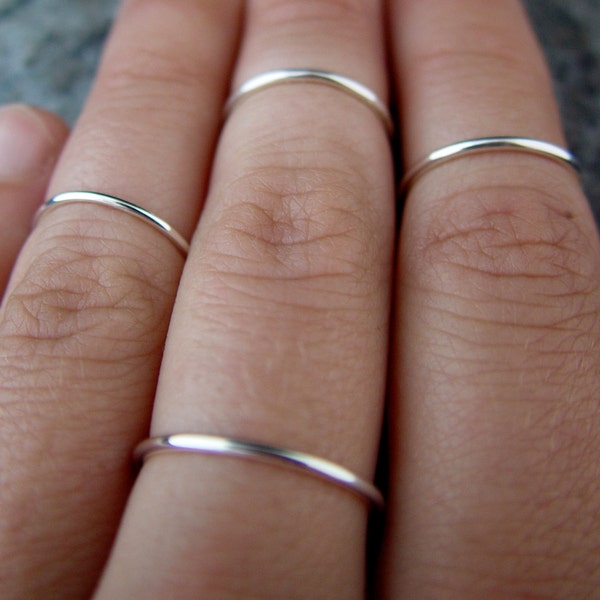 Simple Silver Band Ring stackable midi thin skinny