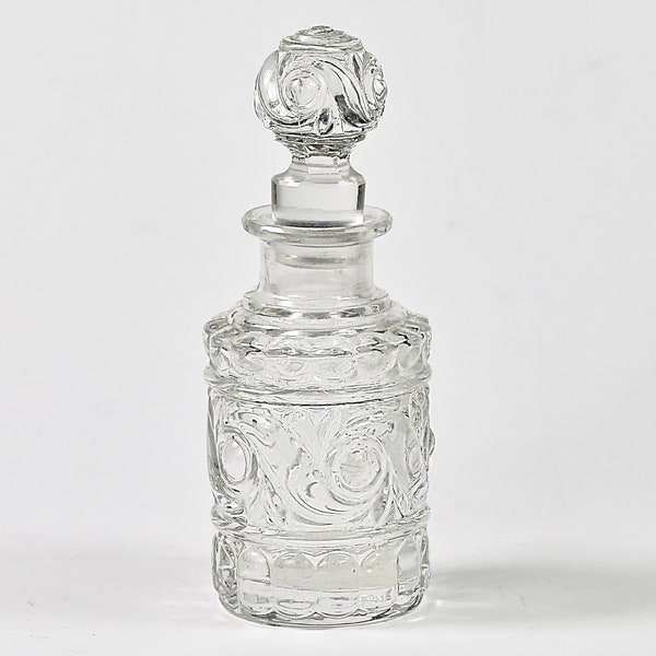 Antique French Baccarat crystal glass Perfume Bottle in Russo pattern