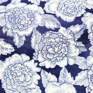 3m Weiche und leichte Polyester Stoff Blaue und Weiße Blumen