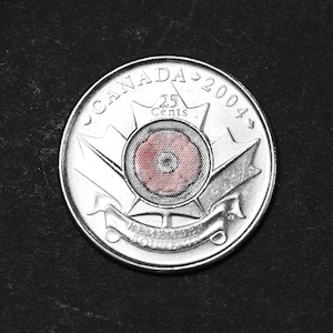 2004年カナダ25セントカナダコイン、戦没者追悼記念日記念発行、25
