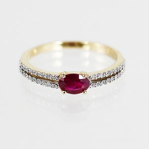 Natural Ruby and Diamond ring in 14K yellow gold size 6.5