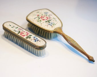 2 belles brosses à vêtements vintage brodées à petit point, coiffeuse pour femme, brosse de table