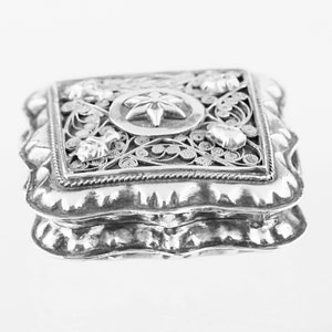 Antique embossed repousse sterling silver Snuff or Pill Box hallmarked