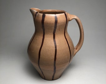 Rayures de fer Shino Pitcher