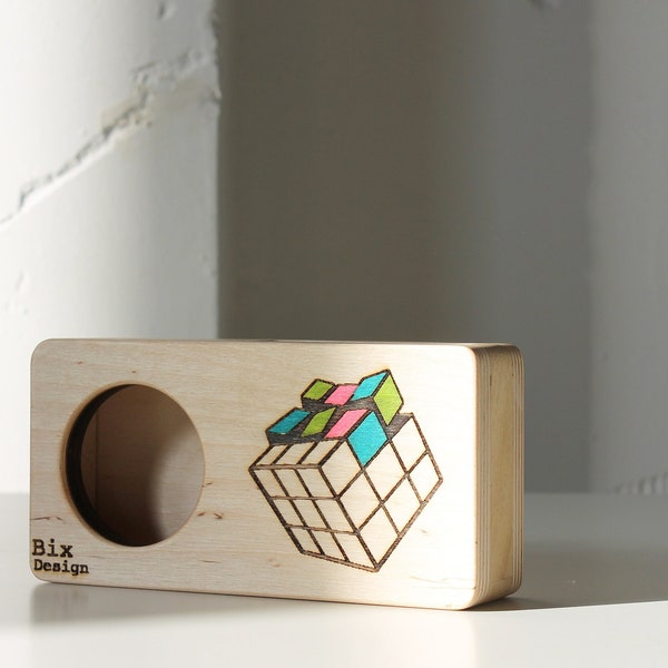 Cubik. Support de téléphone. Haut-parleur de téléphone portable en bois, amplificateur acoustique pour smartphones, haut-parleur Iphone. Enceinte passive en bois