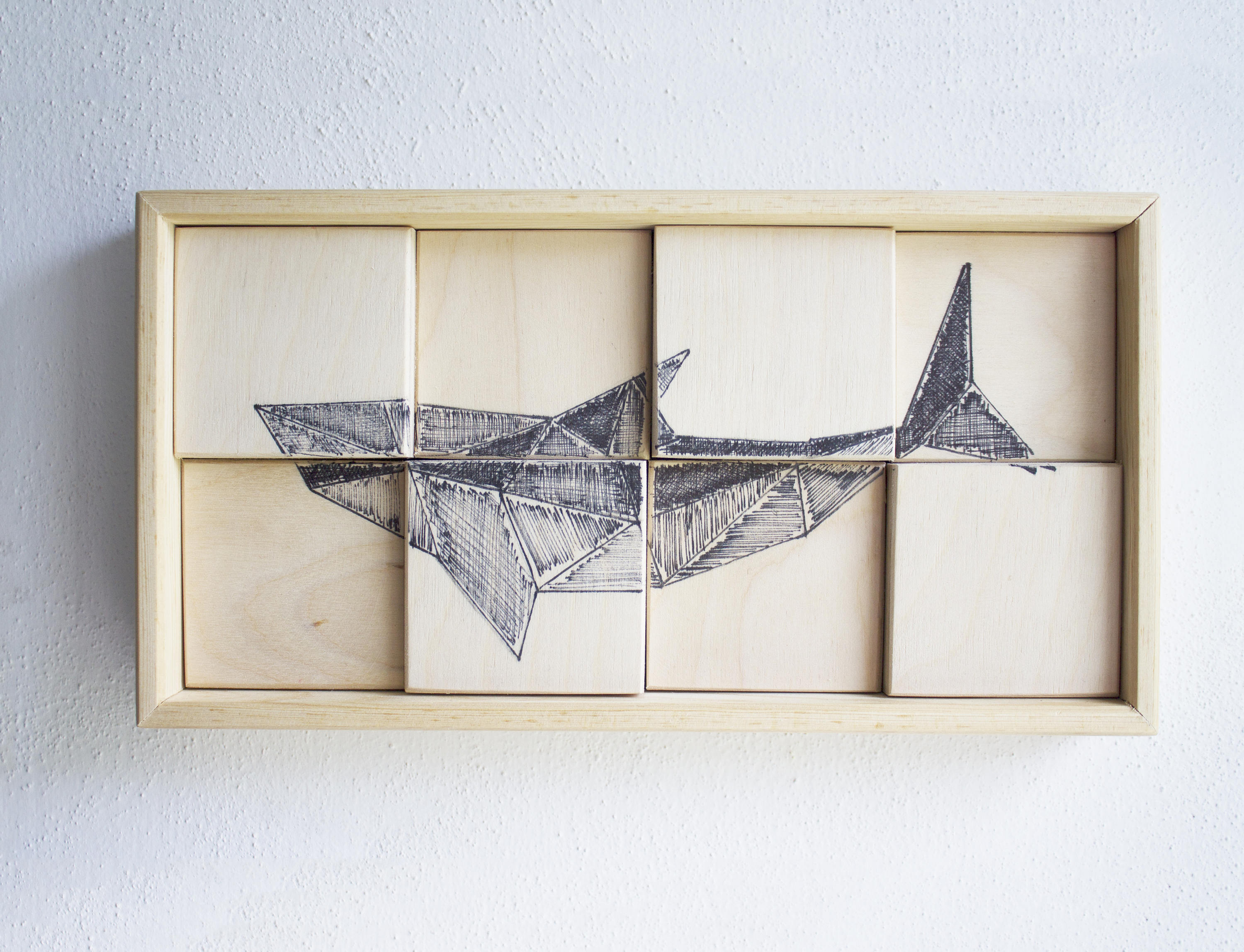Requin. Image Dessinée sur Bois avec Cadre. 3D. Dessin Stylisé. Décoration Intérieure.