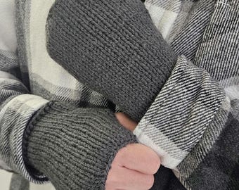 Hand-knitted Grey Stretch Men's Fingerless Gloves