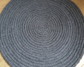 Hand-Knitted Chunky Swirl Mat: Charcoal Grey Boho Decor (20 inches)