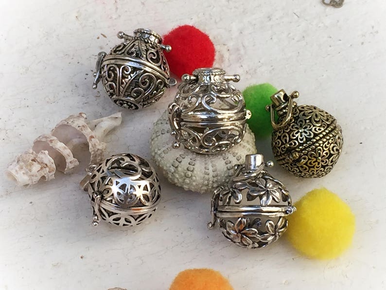 retro poison pendant Boho poison locket flower locket-vintage wedding-poison box necklace-retro pill box necklace boho chic-retro pendant
